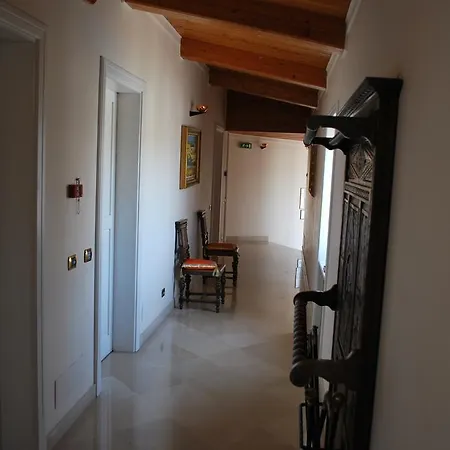 Frühstückspension Palazzo Sottile Meninni - Classic Experience 4*