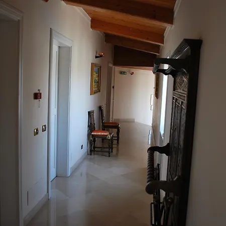 Bed & Breakfast Palazzo Sottile Meninni - Classic Experience *